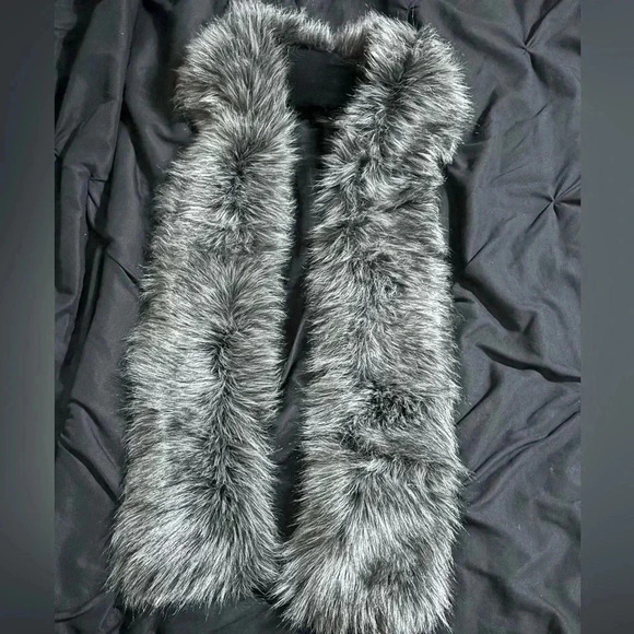 Kate Spade Faux Fur Scarf - Picture 1 of 8